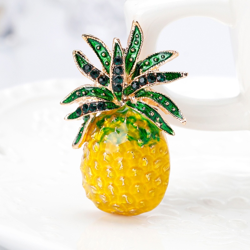 SIY  New Pineapple Brooch Pins Fruit Jewelry Cute For Women Suit Fashion Gift Corsage