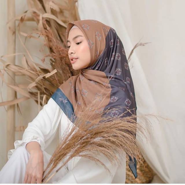 Kinaya Magda hijab voal printed scarf by kinaya.id