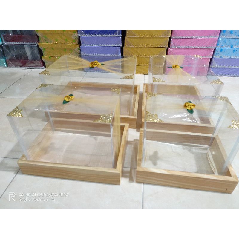 Kotak Seserahan Rustic  bingkai kayu tutup mika Tile