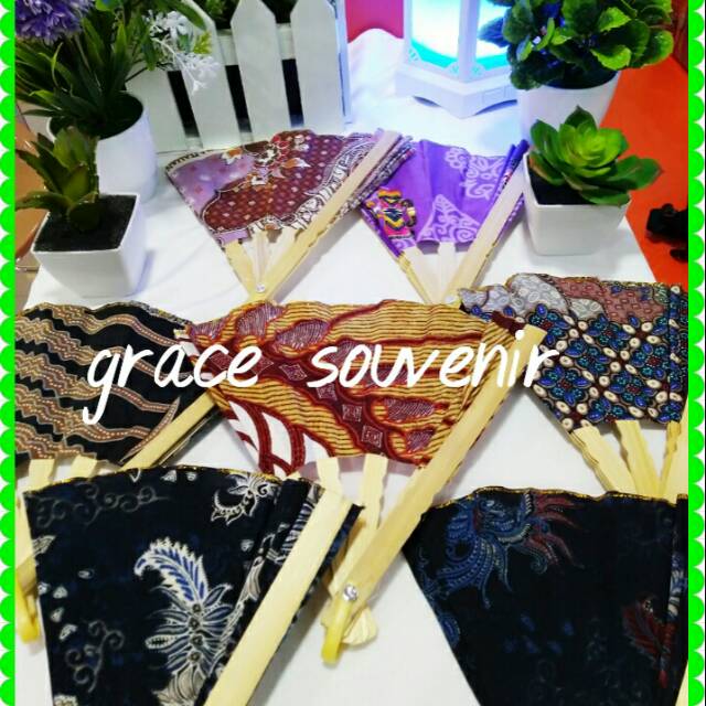 GROSIR SOUVENIR PERNIKAHAN KIPAS BATIK BESAR/SOUVENIR KIPAS BATIK MURAH/KIPAS BATIK BESAR/KIPASMURAH