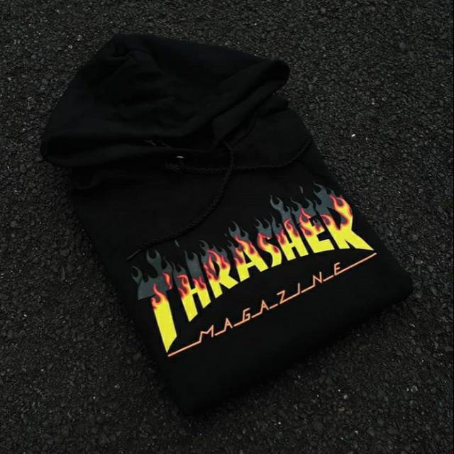 Hoodie sweater thrasher dengan varian warna hitam full black