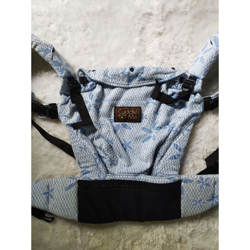 Preloved Gendongan WCSSC Cuddle Me Ultimo