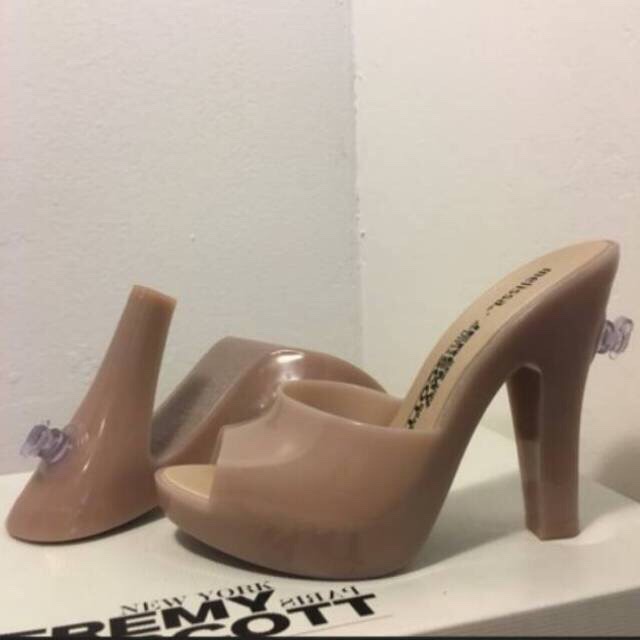 Melissa infatable mule + jeremy scott