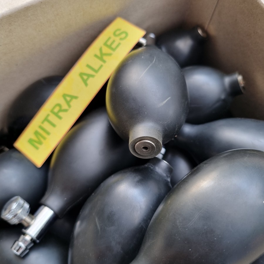 Balon Tensimeter. Balon Tensi meter. Balon Sphygmomanometer.