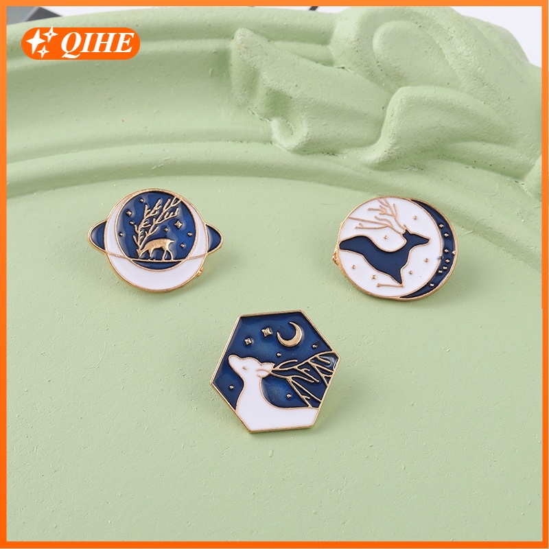 3 Styles Christmas Elk Lapel Pins Stars Moon Enamel Brooch Animal Backpack Badges Collectibles Gifts for Friends