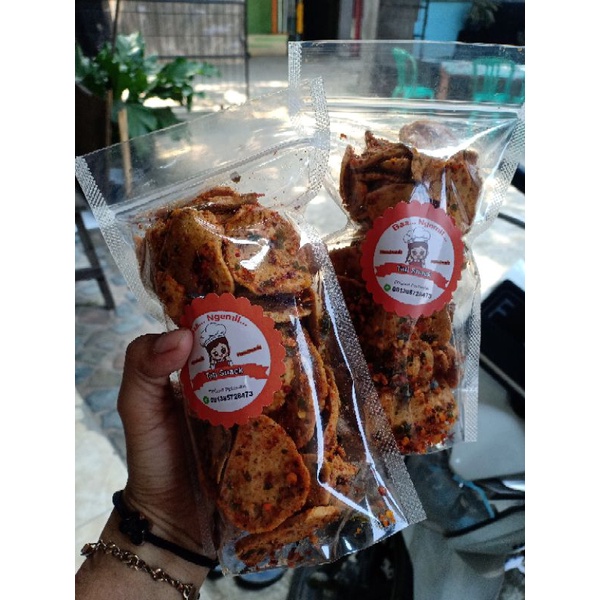 

cemilan kripik baso kering basreng gurih renyah