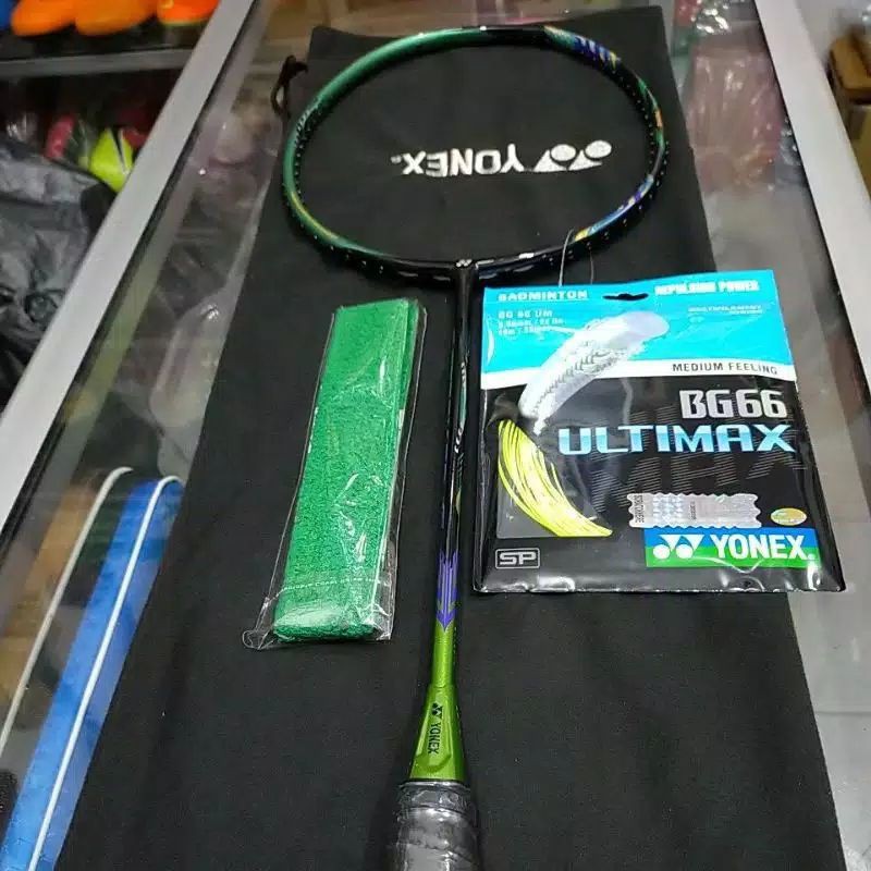 Raket badminton astrox 99 lcw