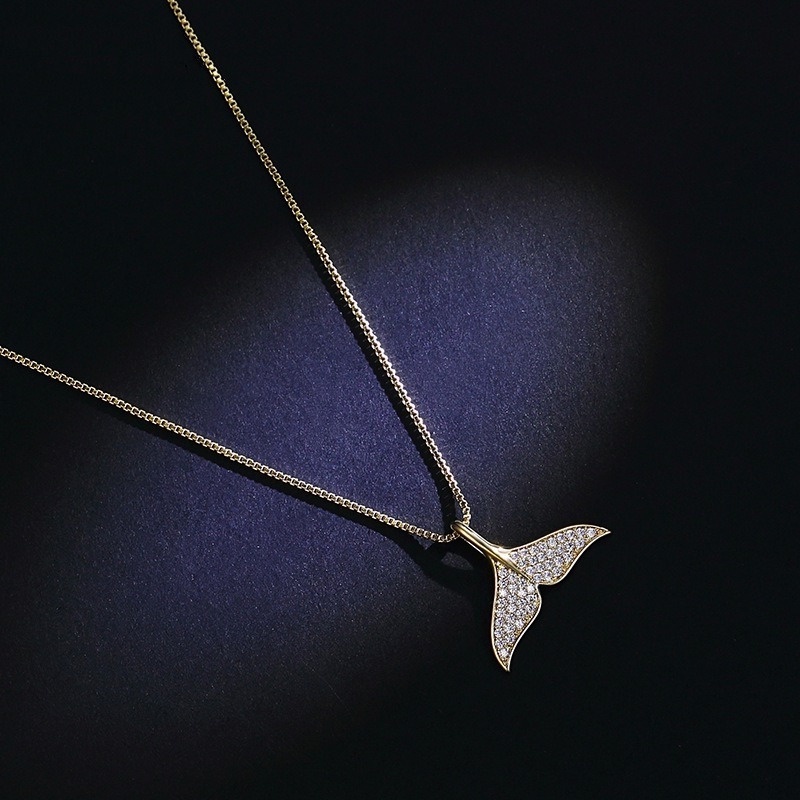 [Ready Stock]Fashion Fishtail Dolphin Necklace Simple Temperament Inlaid Diamond Pendant