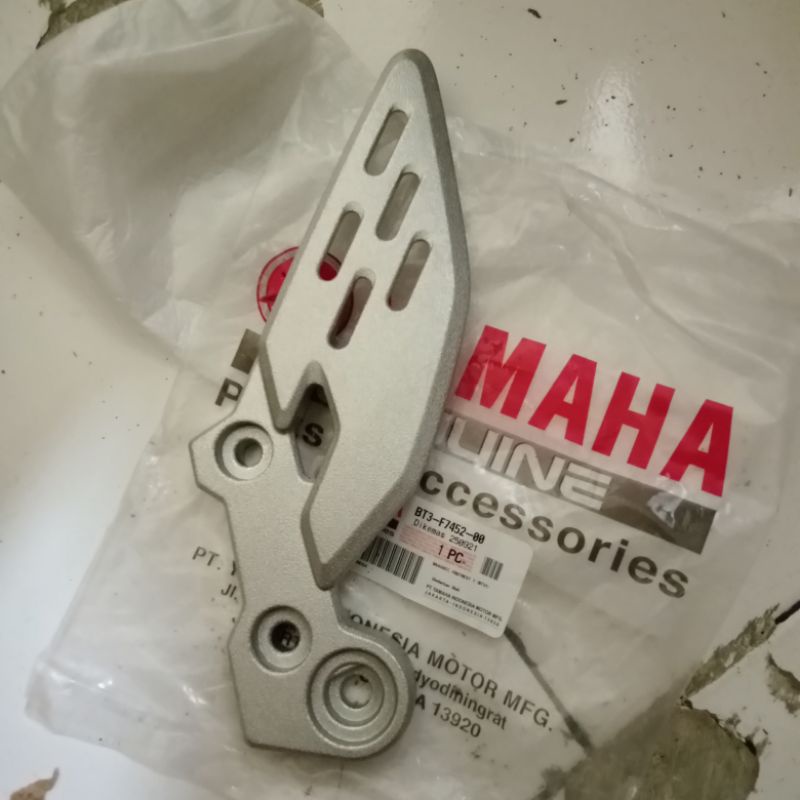 Dudukan footstep depan Kiri Yamaha Vixion R original YGP