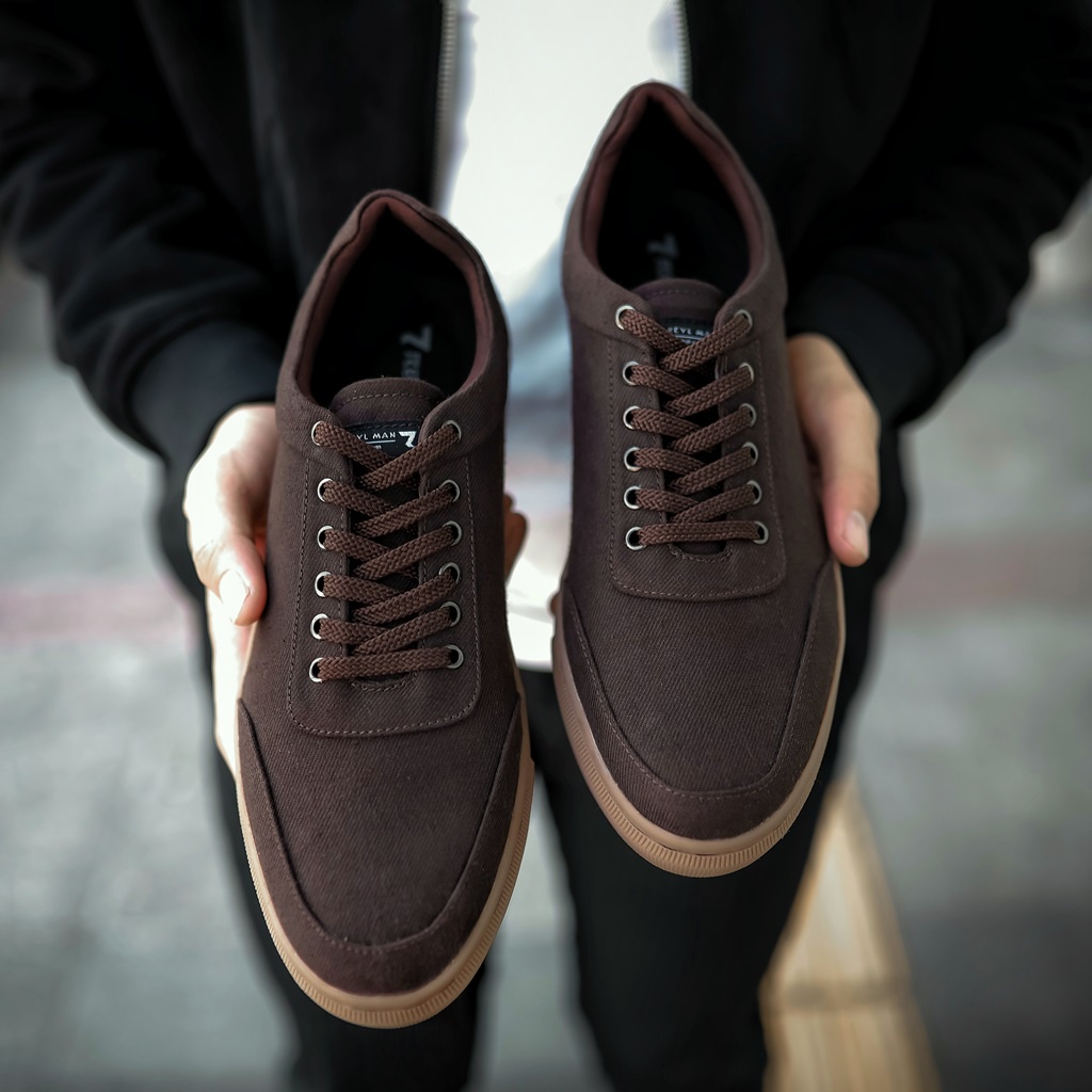 CLEV BROWN GUM ORIGINAL x REYL MAN Sepatu Sneakers Coklat Pria Kets Tali Casual Jalan Santai Hangout Main Kondangan Sekolah Kuliah Sporty Distro Fashion Simple Sport Shoes Premium Canvas Skate Footwear Big Size Jumbo Ukuran Besar 44 Keren Terbaru Branded