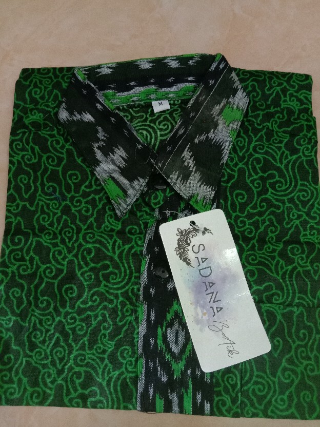 Sadana - Batik Anak Kemeja Mega Mendung Biru, Merah, Dan Hijau Botol