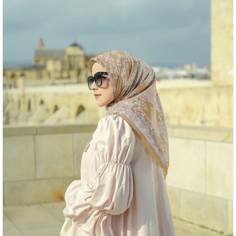 Buttonscarves Granada Series Caramel