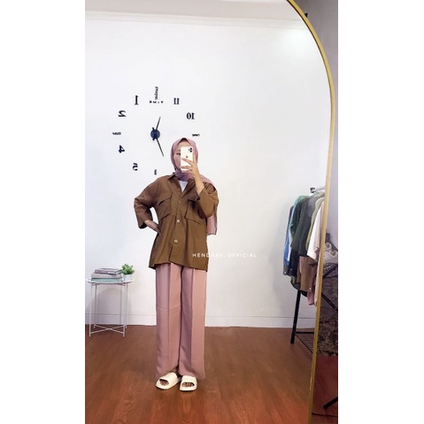 Nayla Shirt Kemeja Oversize Linen Cargo Wanita