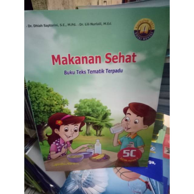 

buku teks tematik terpadu untuk kelas 5C SD makanan sehat