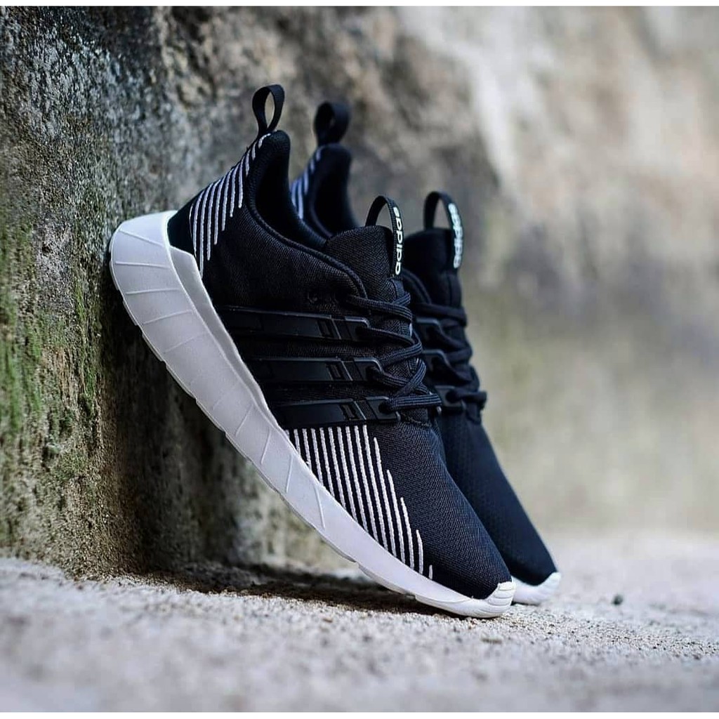 Adidas Questar Flow Black white