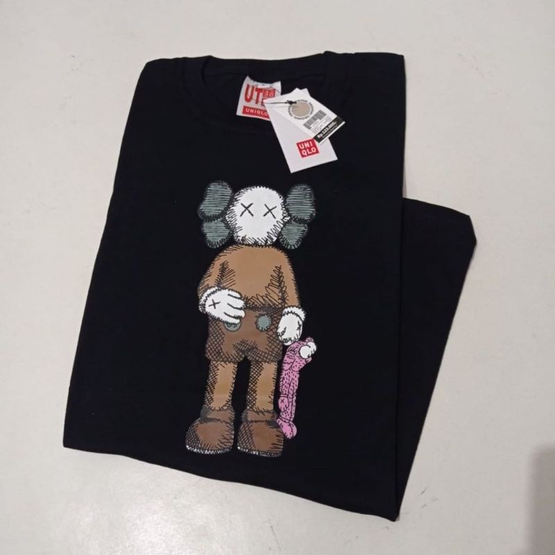 kaos distro uniqlo boneka/pakaian kasual unisex