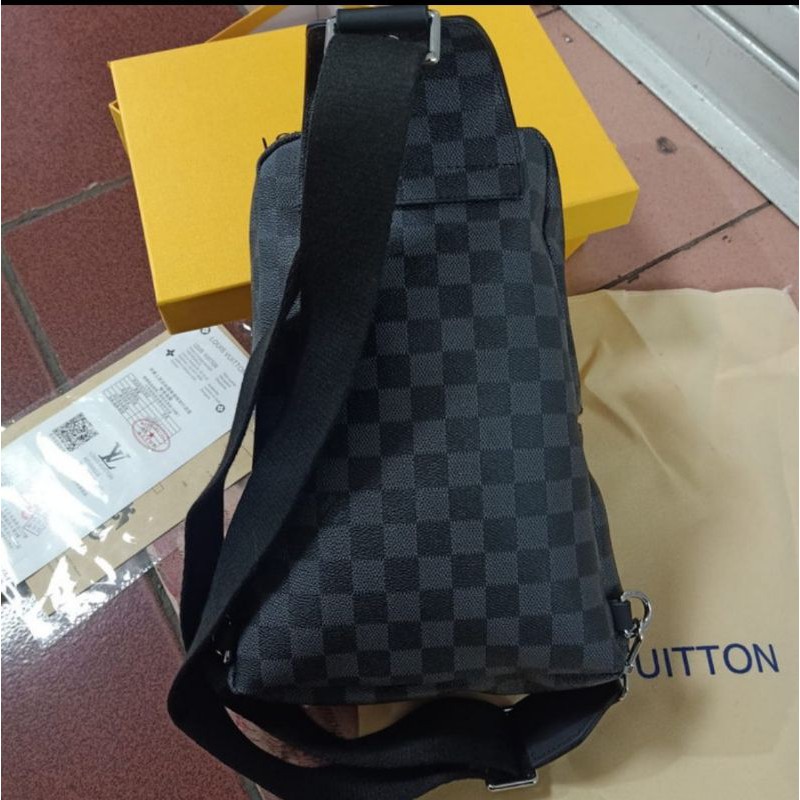 LV AVENUE SLING DAMIER GRAPHITE Black &amp; White