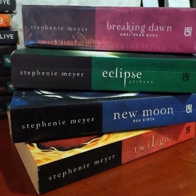 Novel Twilight Series - Twilight -New Moon - Eclipse - Breaking Dawn