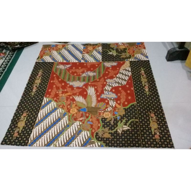kain batik solo merak tengah merah parang biru