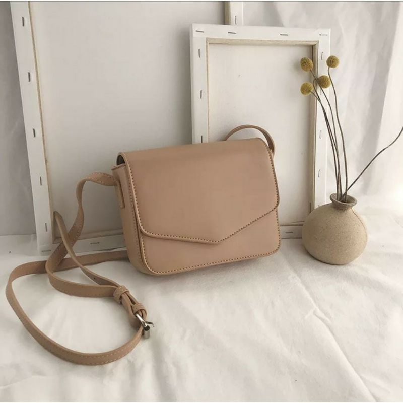 [SIAP KIRIM] LYORA Slin Bag/Tas Selempang Wanita Kekinian