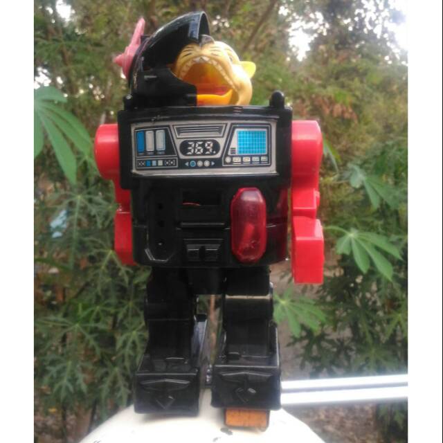 Robot lawasan bekas