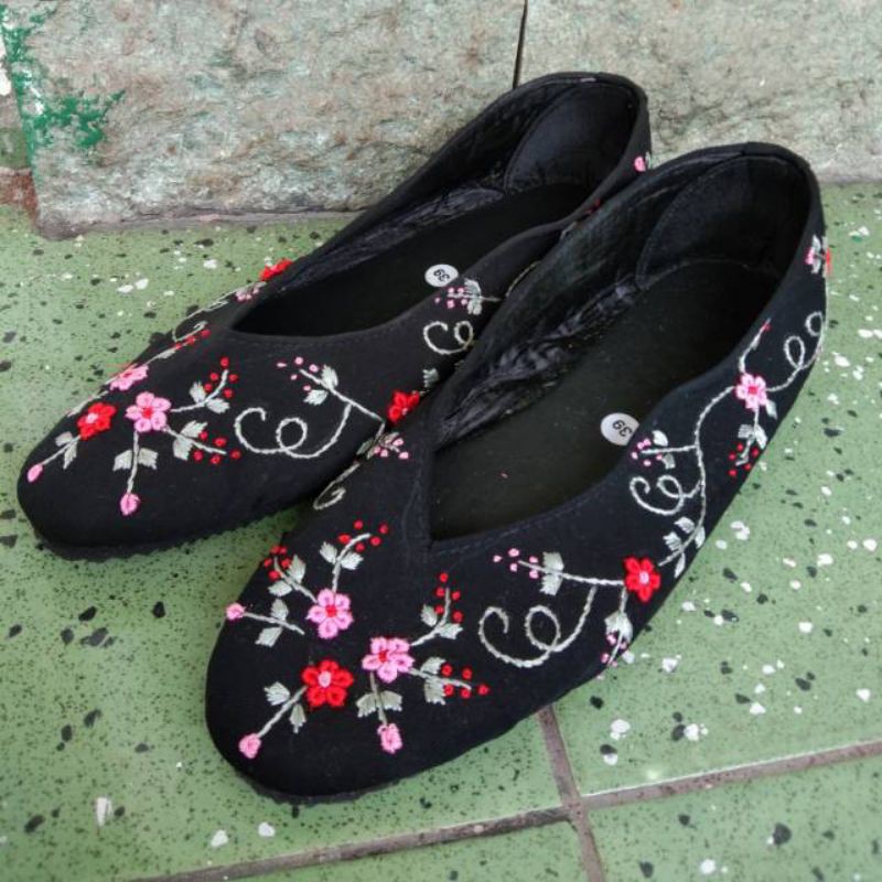 new/preloved sepatu bordir sepatu wanita bordir bali