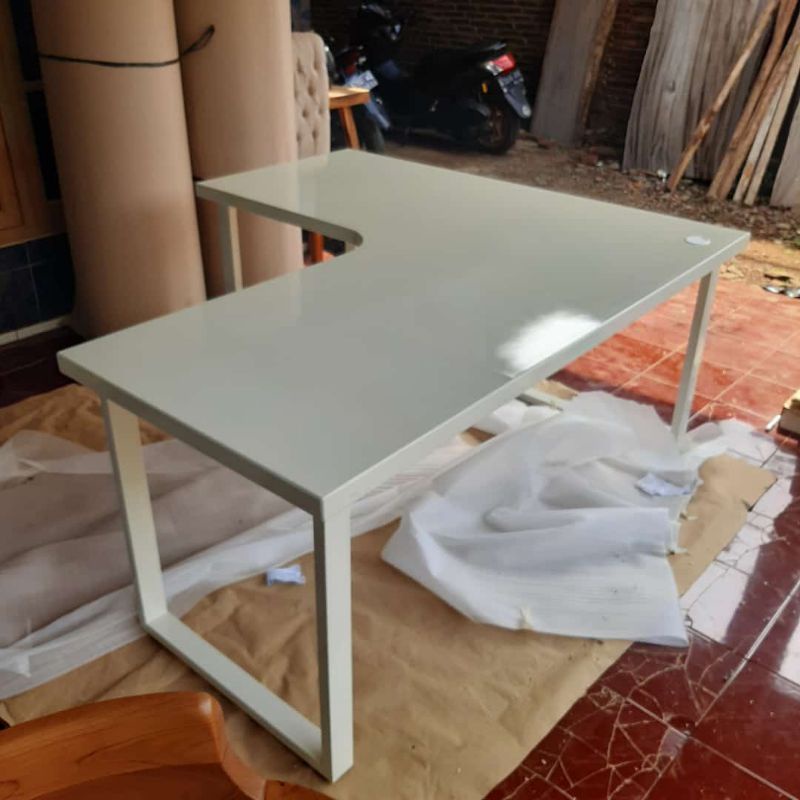 Meja L Shape Kantor