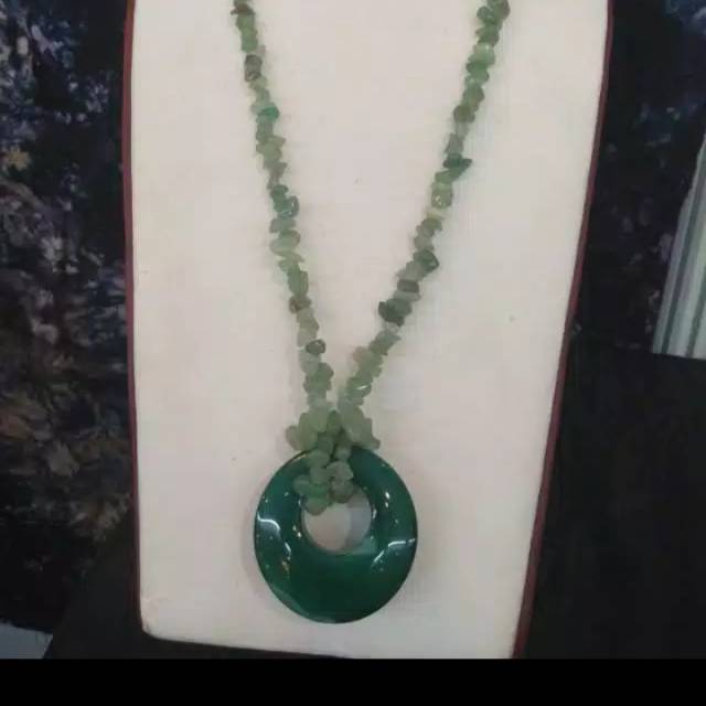 Kalung batu donat batu Kalimantan