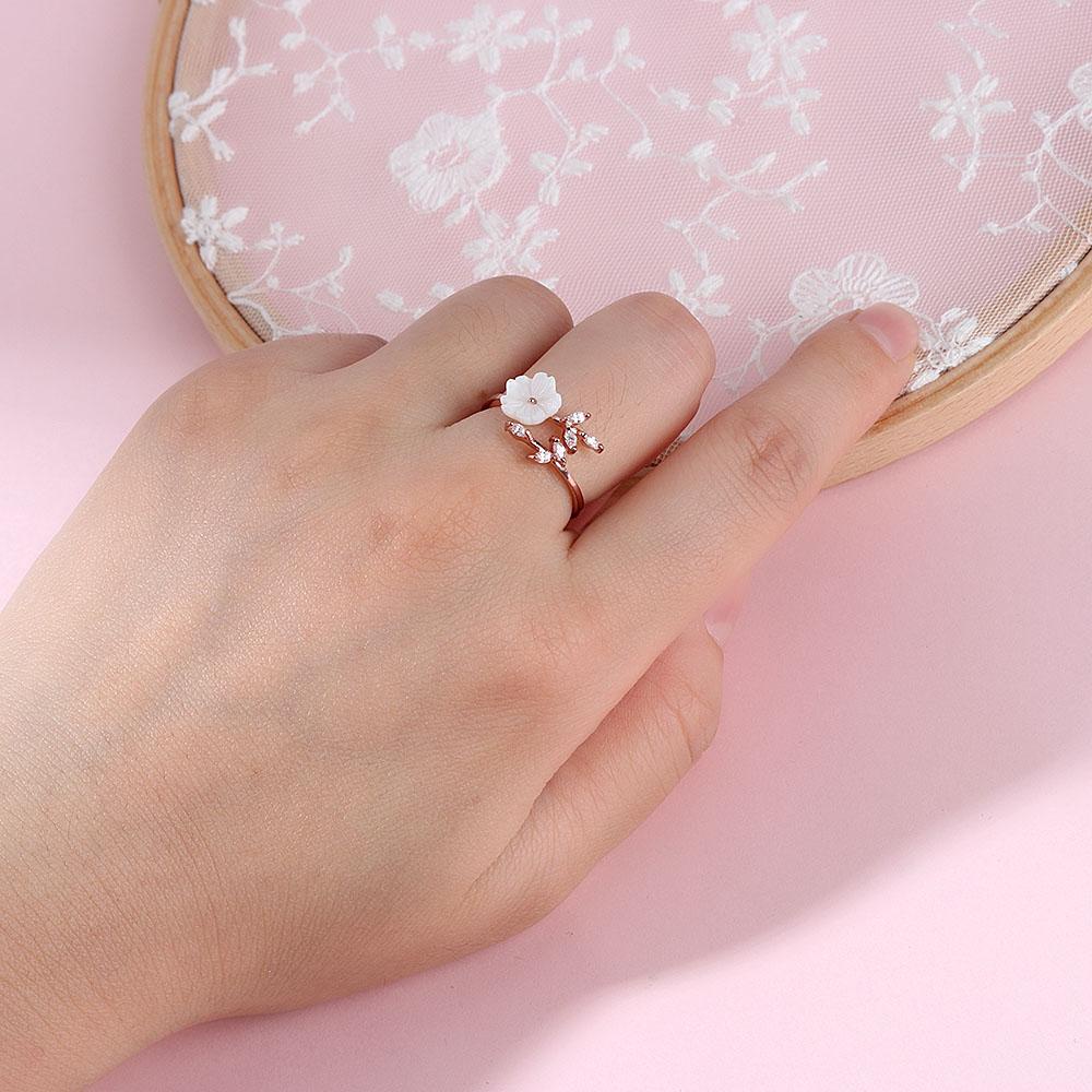 Lily Opening Ring Halus Wanita Perempuan Ukuran Dapat Disesuaikan Zircon Kristal Daun