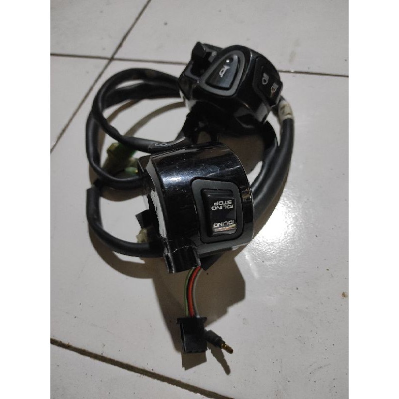 SAKLAR HOLDER KANAN KIRI HONDA SCOOPY FI NEW/ SCOOPY DONAT 2017-2020 ORIGINAL