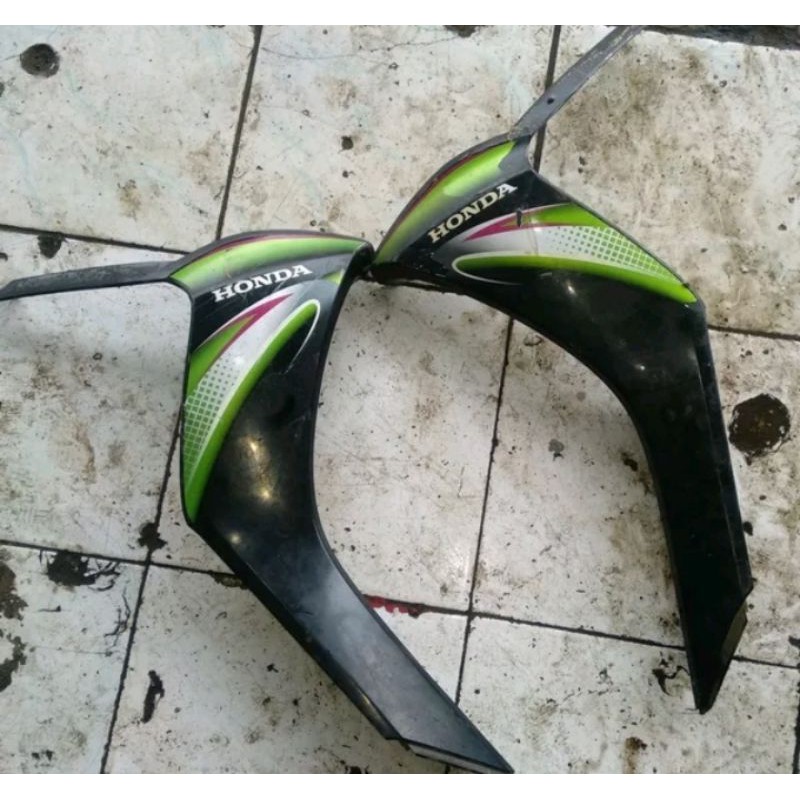 cover body sayap depan kiri kanan ori honda spacy karbu spacy fi