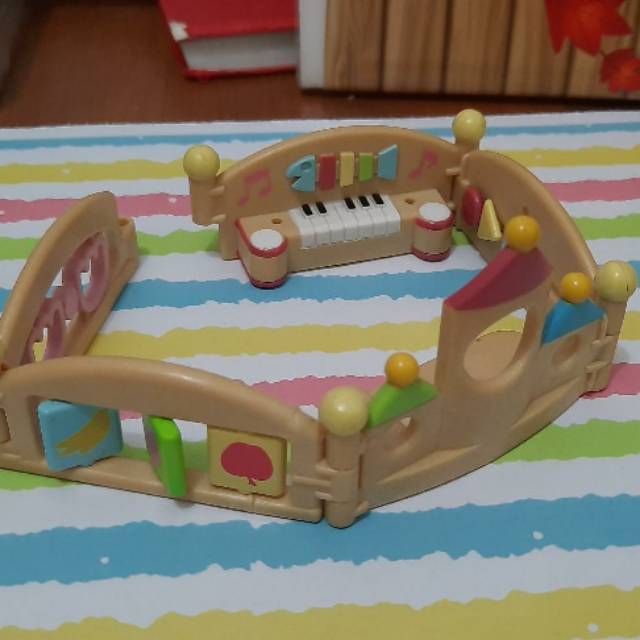 Sylvanian bundling with playpen