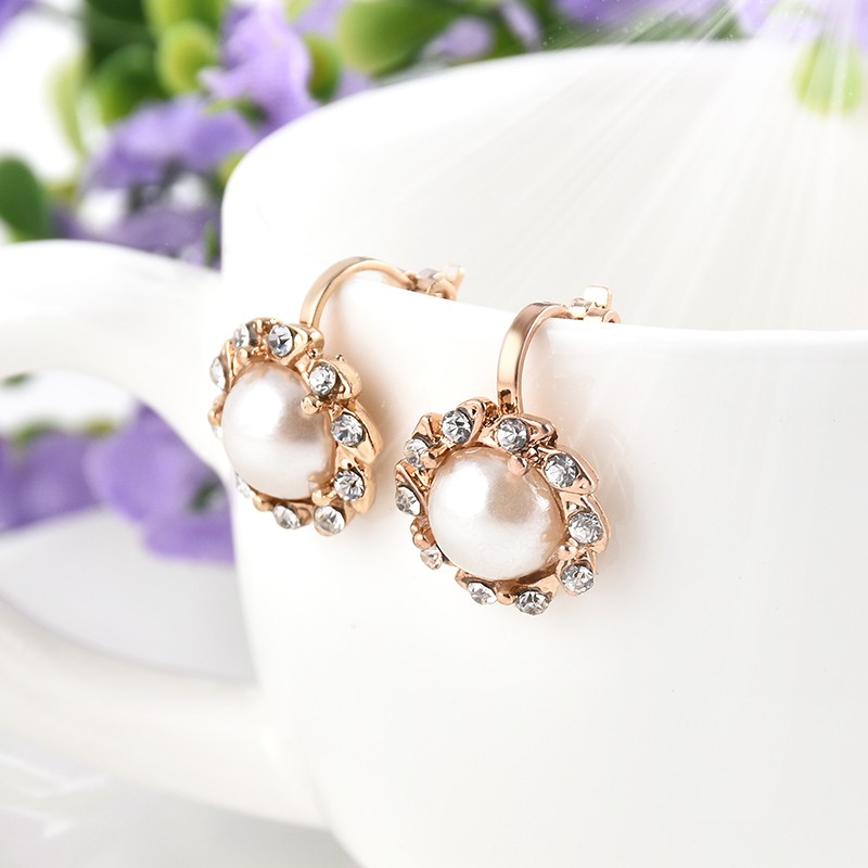 1 Pasang Anting Jepit Telinga Bulat Emas Hias Berlian+Mutiara Imitasi-1