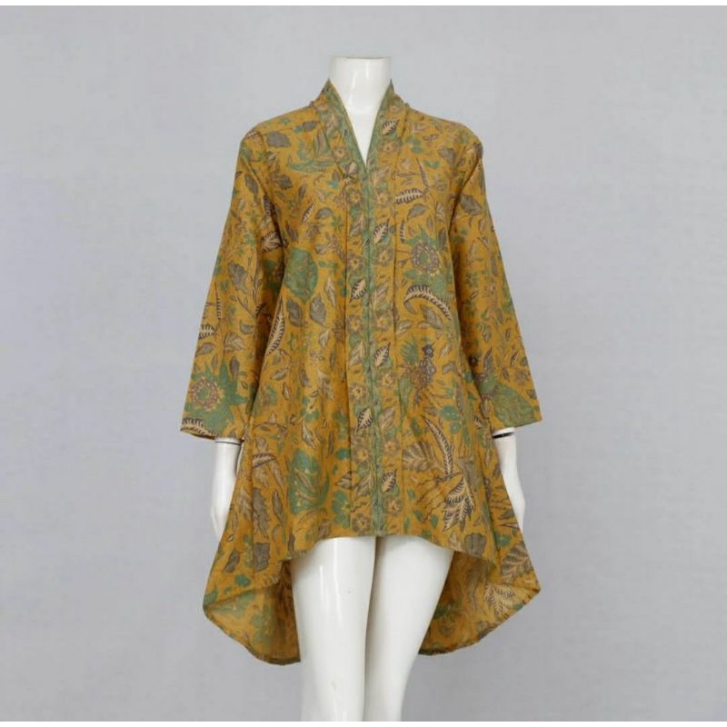tunik batik wanita motif tiga negeri klasik untuk baju kerja