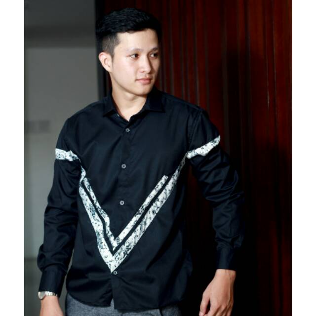 Loyal Kemeja Batik Hitam Modern Pria M L XL XXL