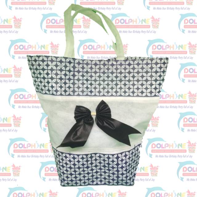 

Tas Berkat Model Tenteng Perahu Sponbun - Tas Kotak Nasi