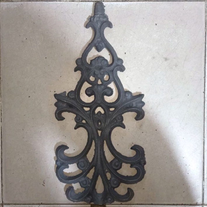 Ornamen Pagar Besi Cor Batik