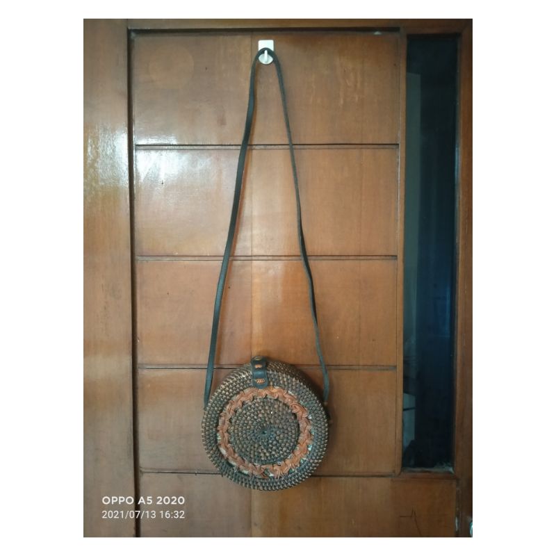 Preloved • Tas Anyam Rotan Bali
