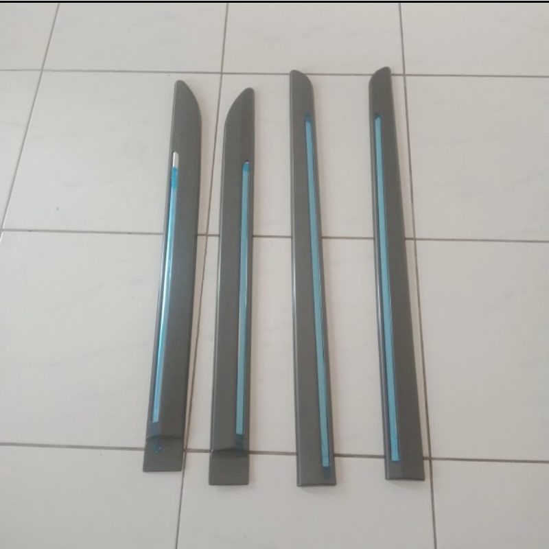Lis List side body moulding pintu grand innova 2012/2015 original..1set isi 4pcs
