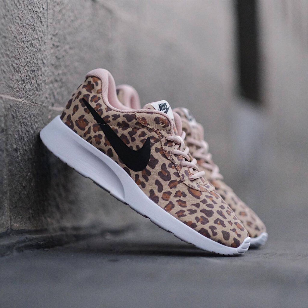 nike tanjun leopard print