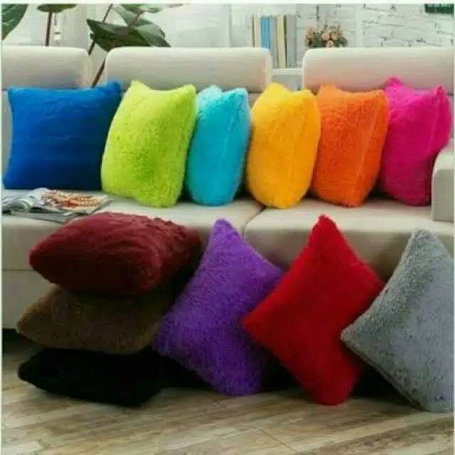 SARUNG BANTAL SOFA BULU LEMBUT