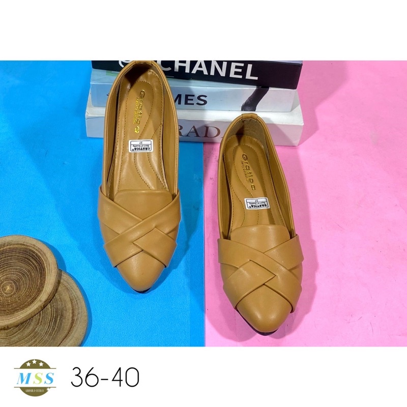 SEPATU FLAT GRATICA