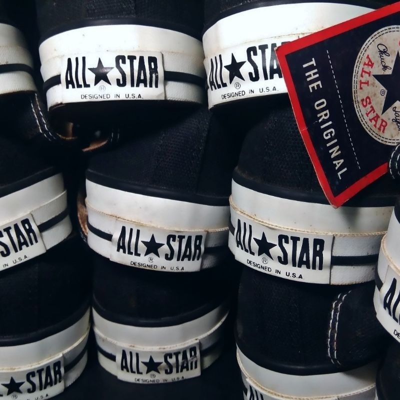 Sepatu Converse Vintage Designed In USA