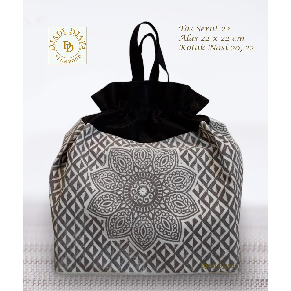 

Tas Hajatan Goodie Bag Serut 22 FT Atas Hitam Bawah Putih