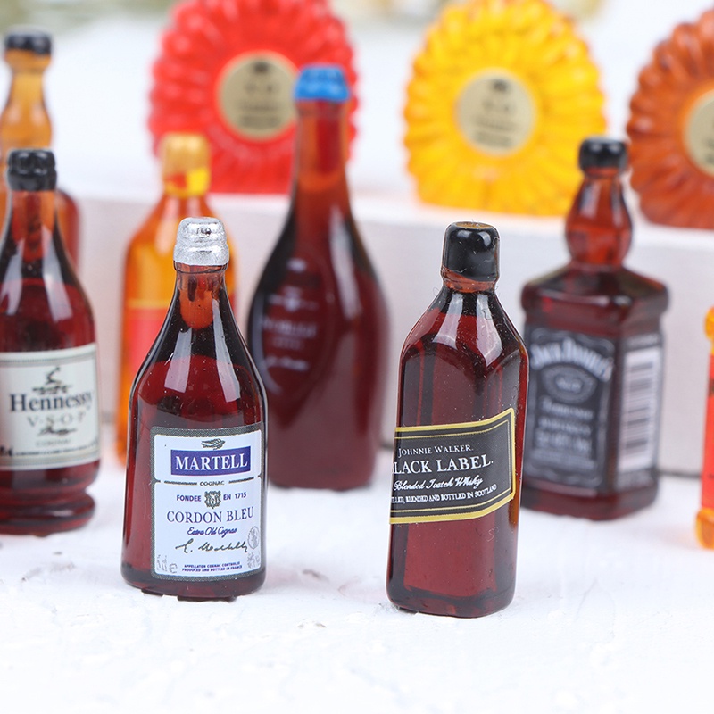 10pcs / set Miniatur Botol Minuman Skala 1: 12 Untuk Aksesoris Dapur Rumah Boneka