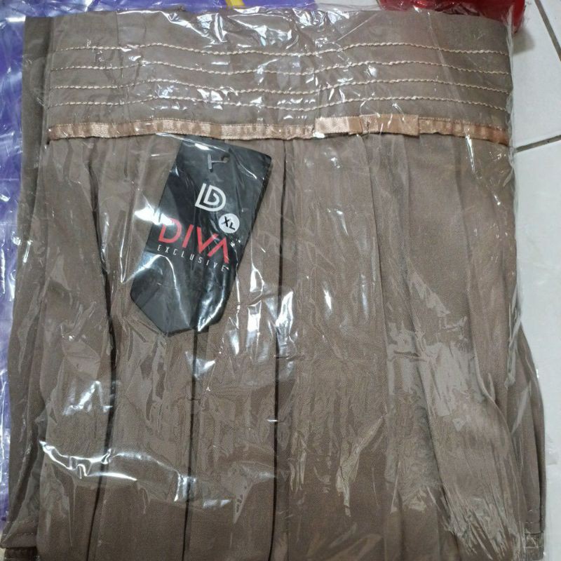ROK KANTOR PLISKET BISA COD-Cream tua