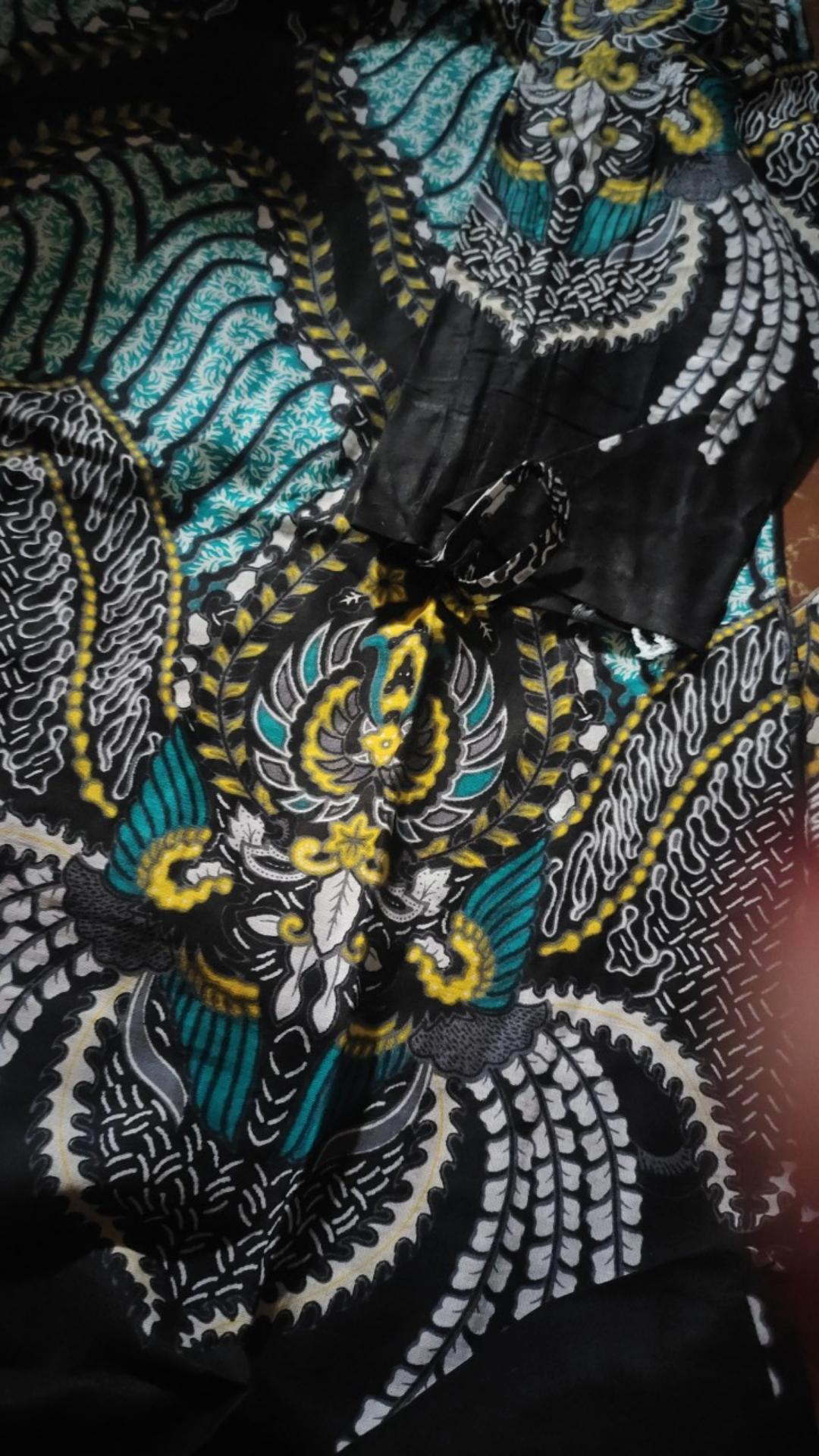 Maura Couple - Sania Ruffle Batik Couple Ori Ndoro Jowi Garansi Termurah Shopee -  Batik Modern Solo