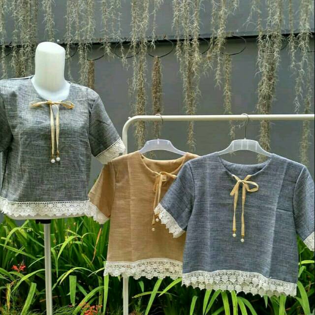 

Atasan croptee pita renda