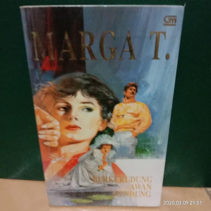 Unik Novel Roman Marga T 'Berkerudung Awan Mendung Limited