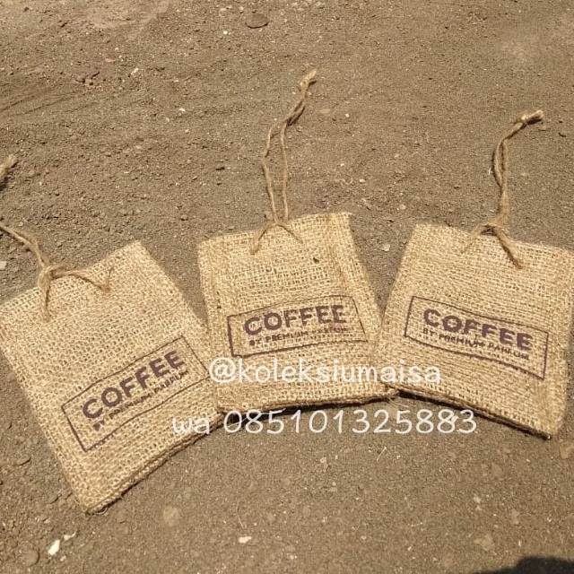 

Kantong souvenir goni / burlap